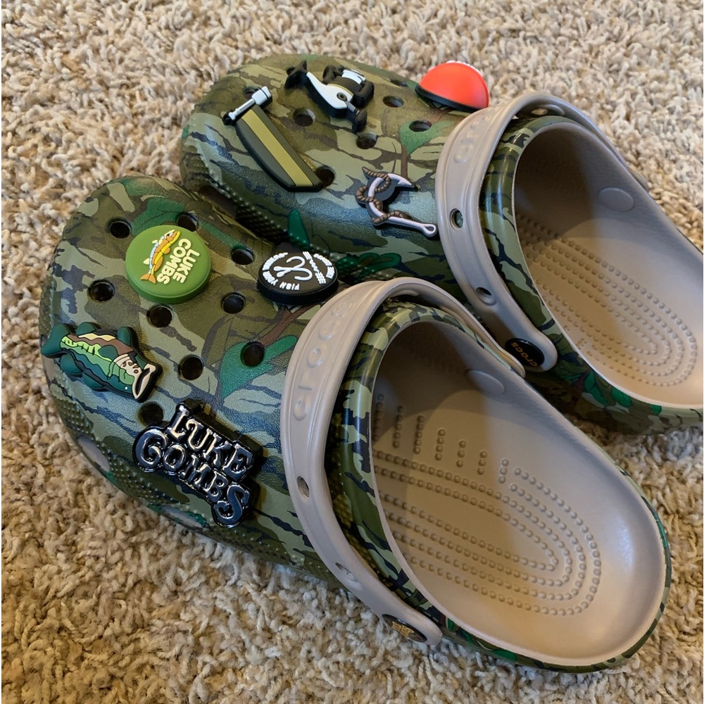 NWT Luke Combs Crocs Women’s 8
